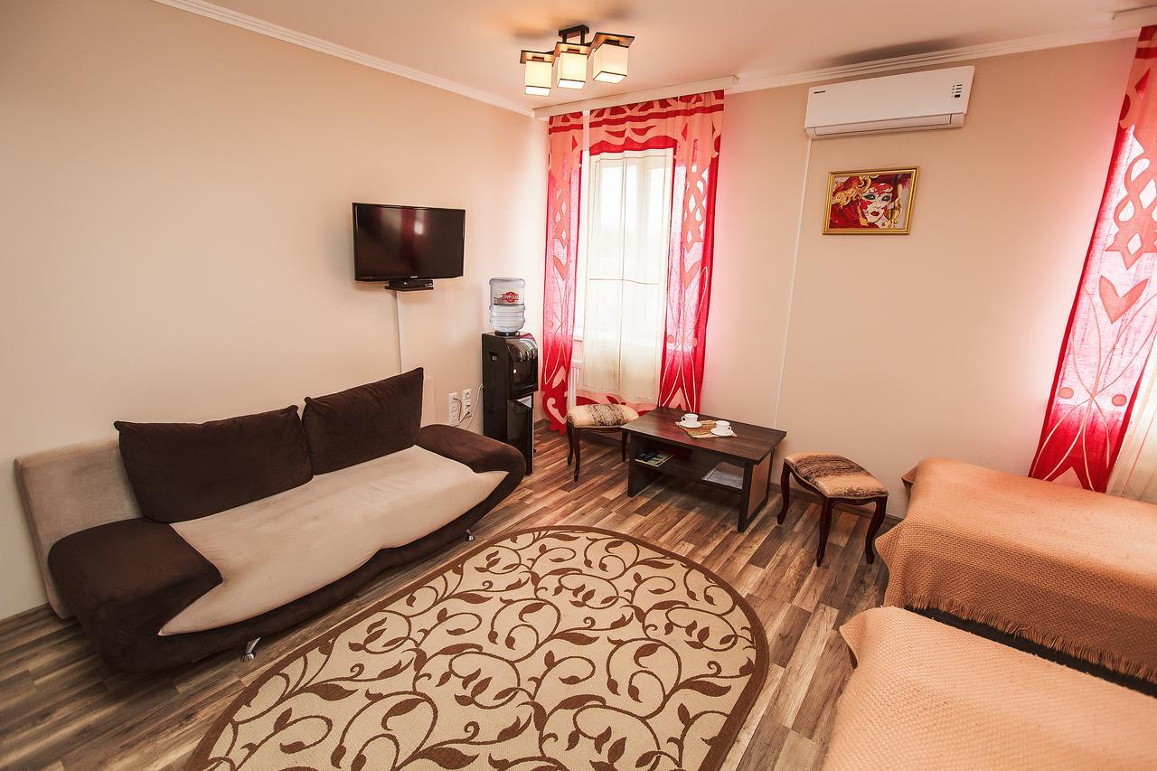 Slavyanskaya Hata Hotel Baranavichy Esterno foto