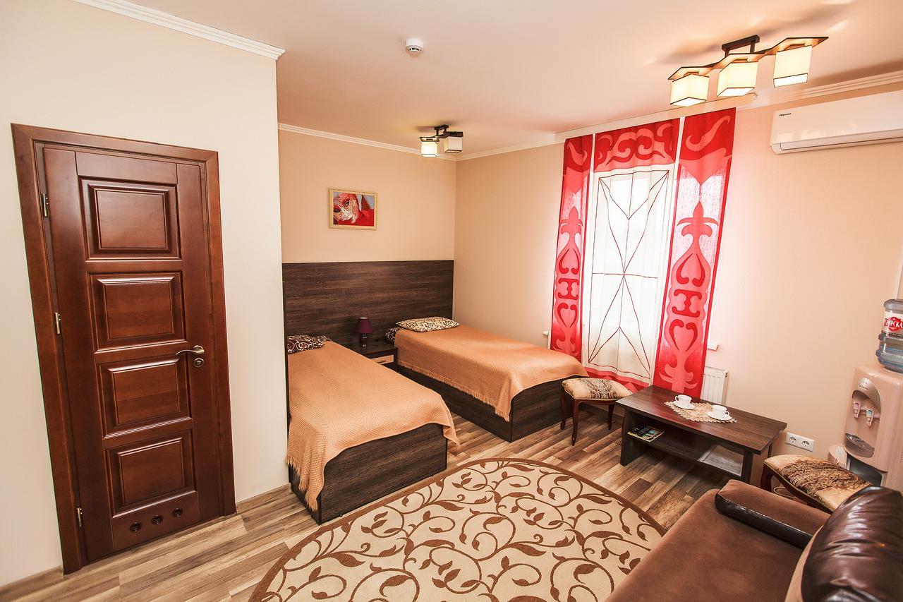 Slavyanskaya Hata Hotel Baranavichy Esterno foto