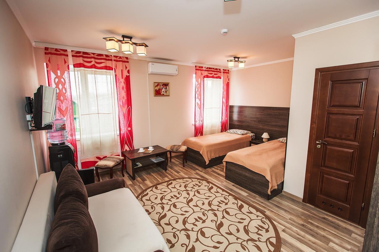 Slavyanskaya Hata Hotel Baranavichy Esterno foto