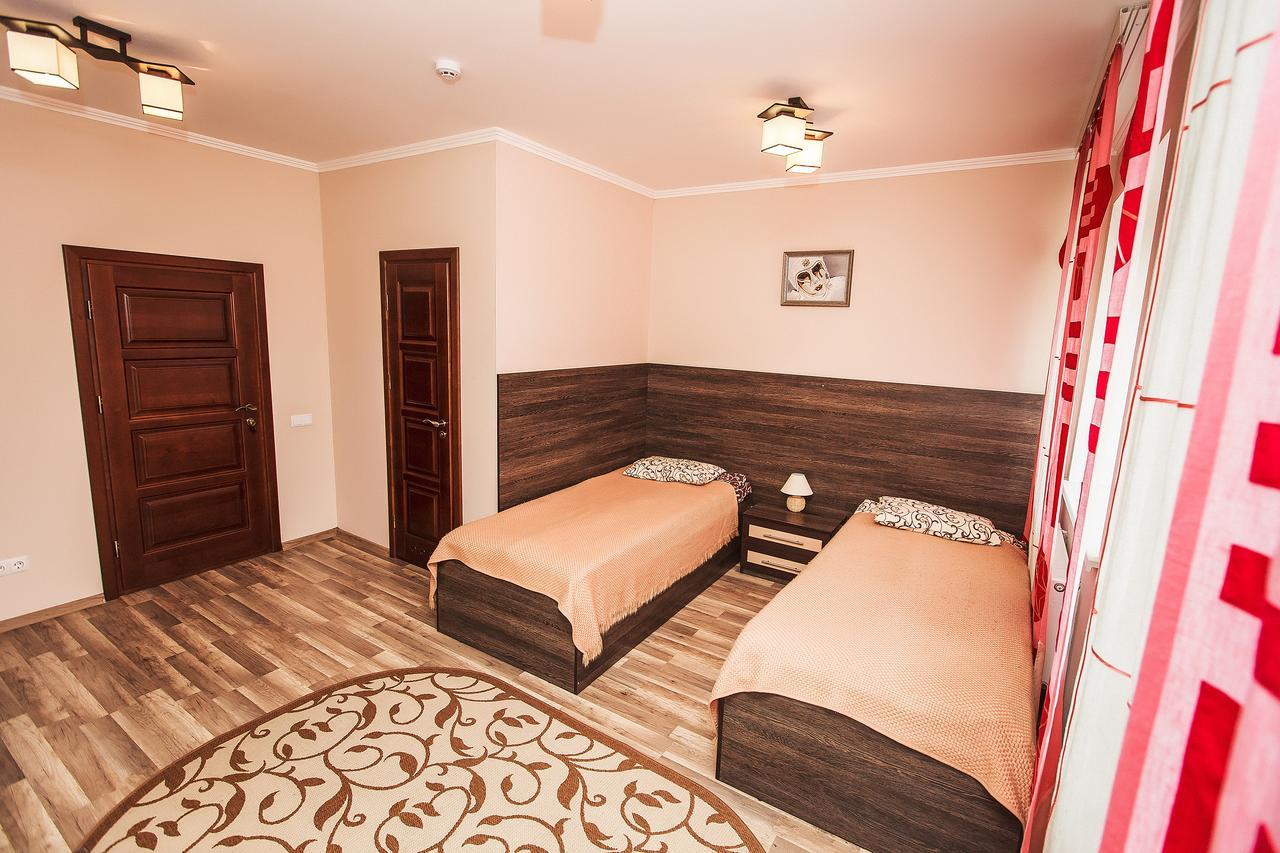 Slavyanskaya Hata Hotel Baranavichy Esterno foto