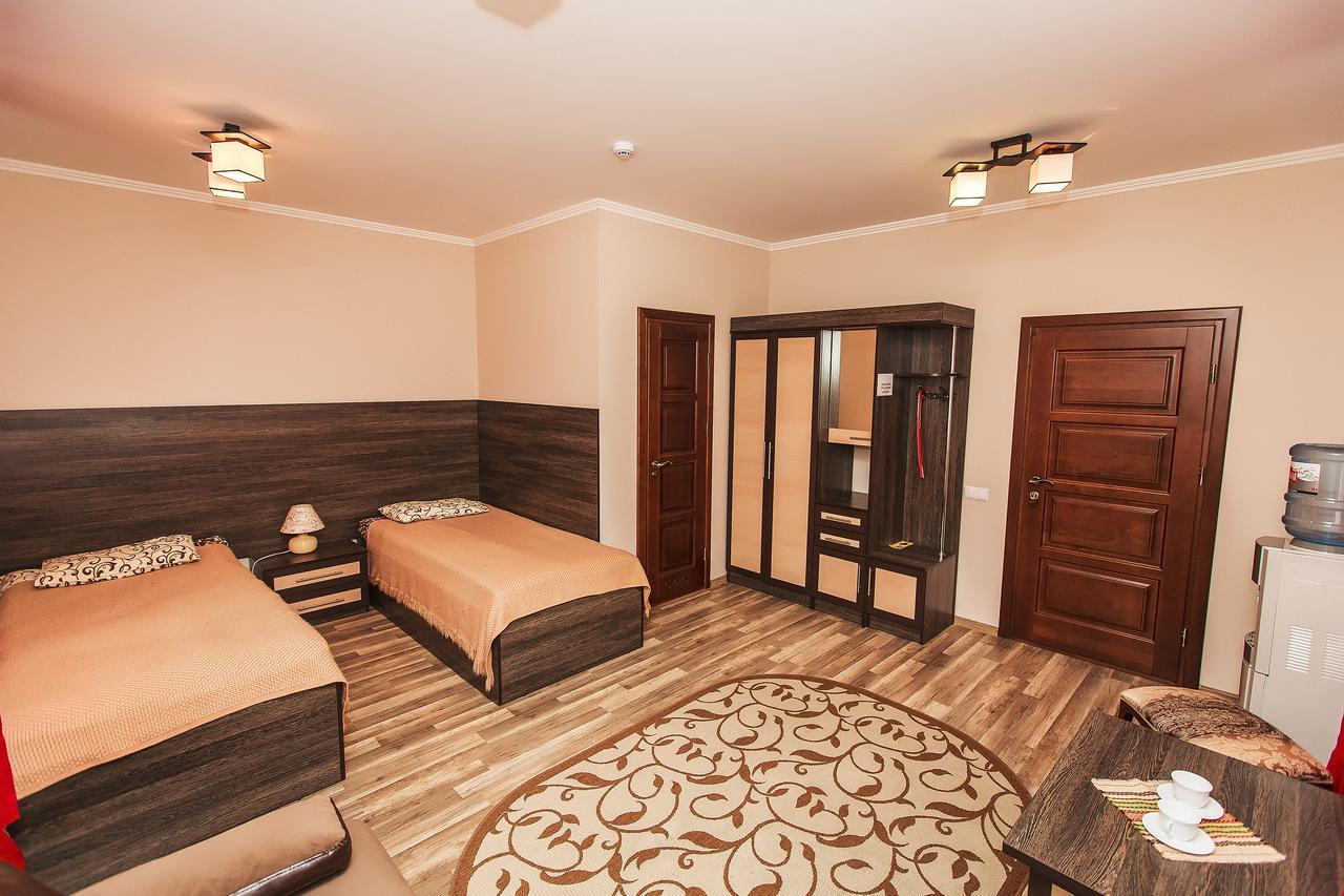 Slavyanskaya Hata Hotel Baranavichy Esterno foto