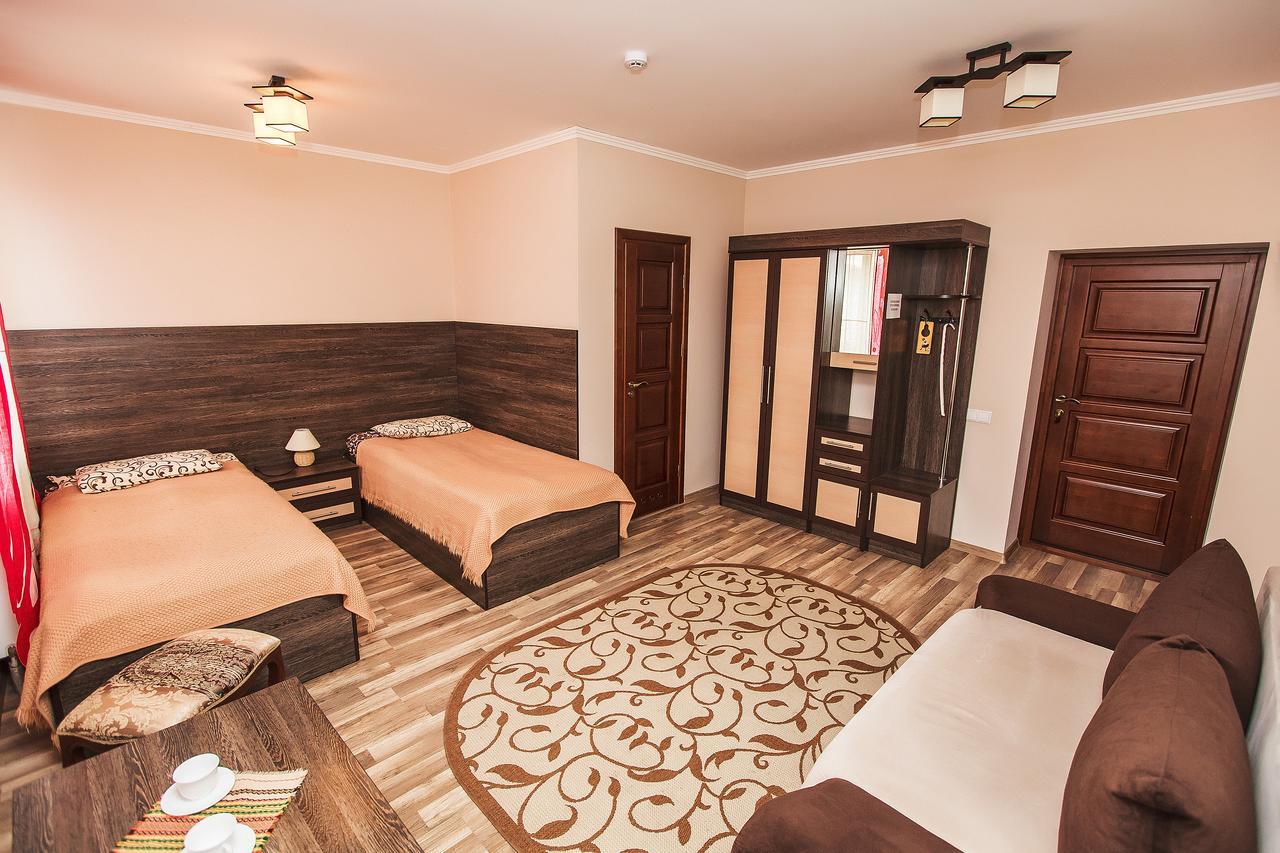 Slavyanskaya Hata Hotel Baranavichy Esterno foto