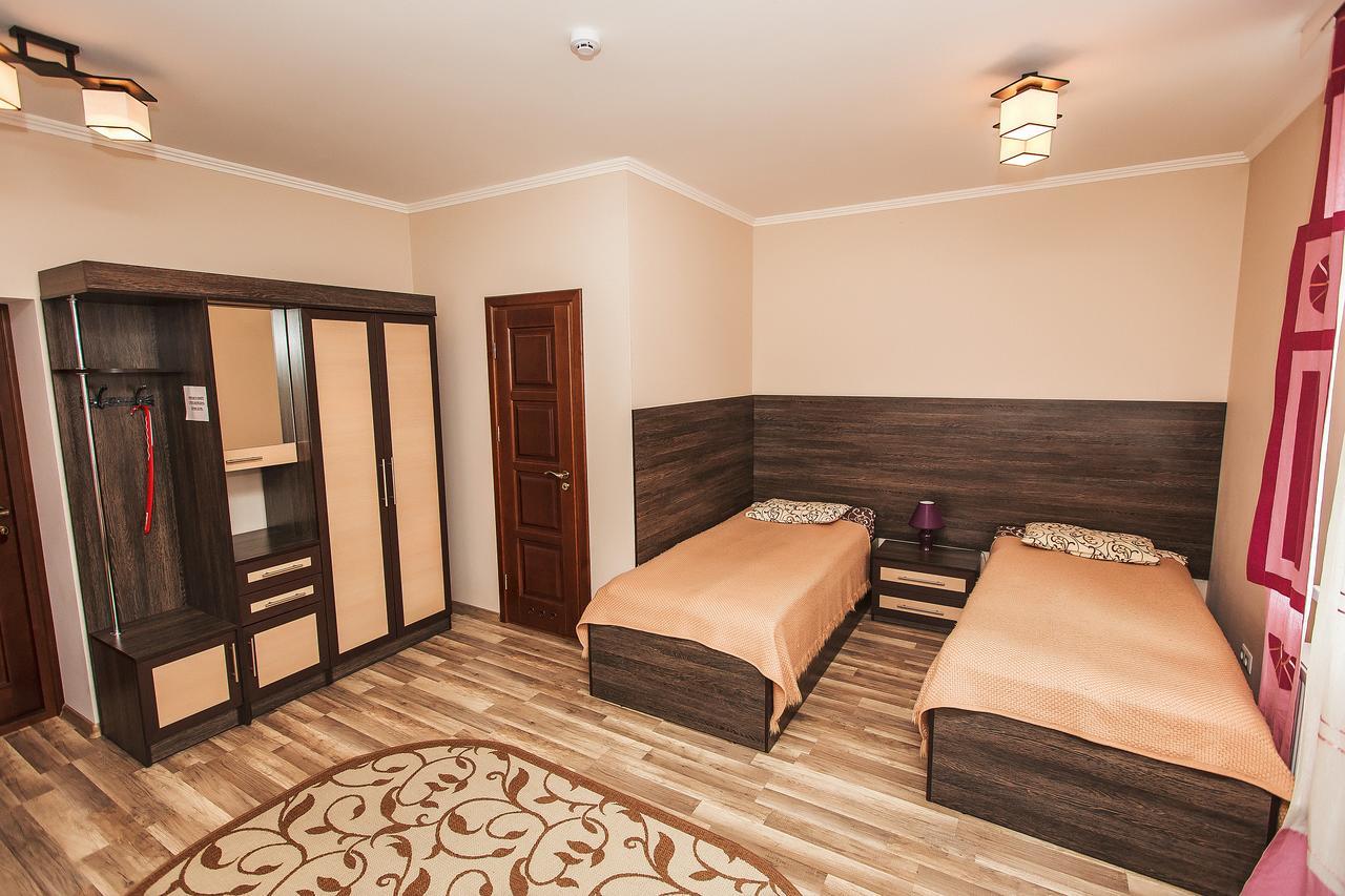 Slavyanskaya Hata Hotel Baranavichy Esterno foto