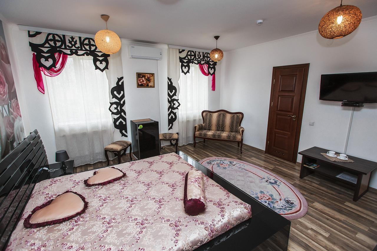 Slavyanskaya Hata Hotel Baranavichy Esterno foto