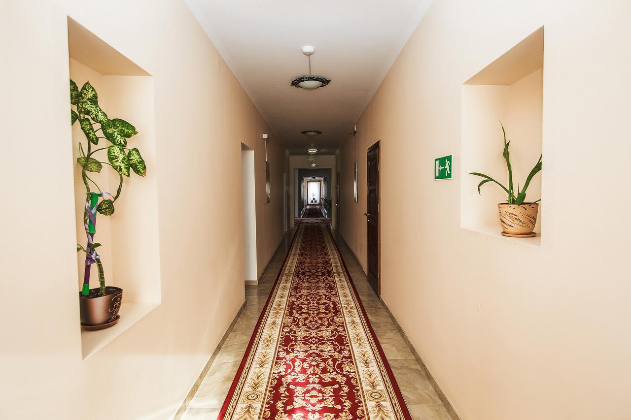 Slavyanskaya Hata Hotel Baranavichy Esterno foto