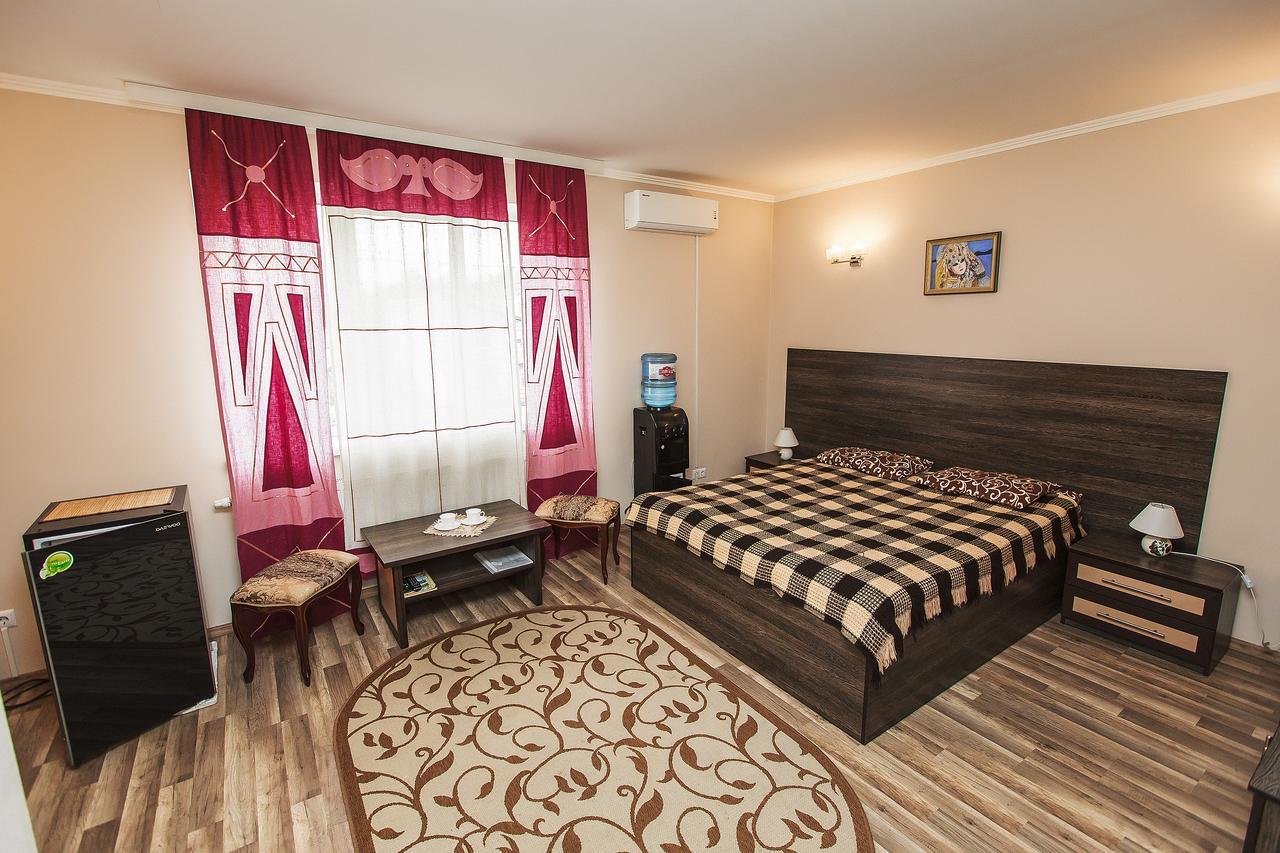 Slavyanskaya Hata Hotel Baranavichy Esterno foto