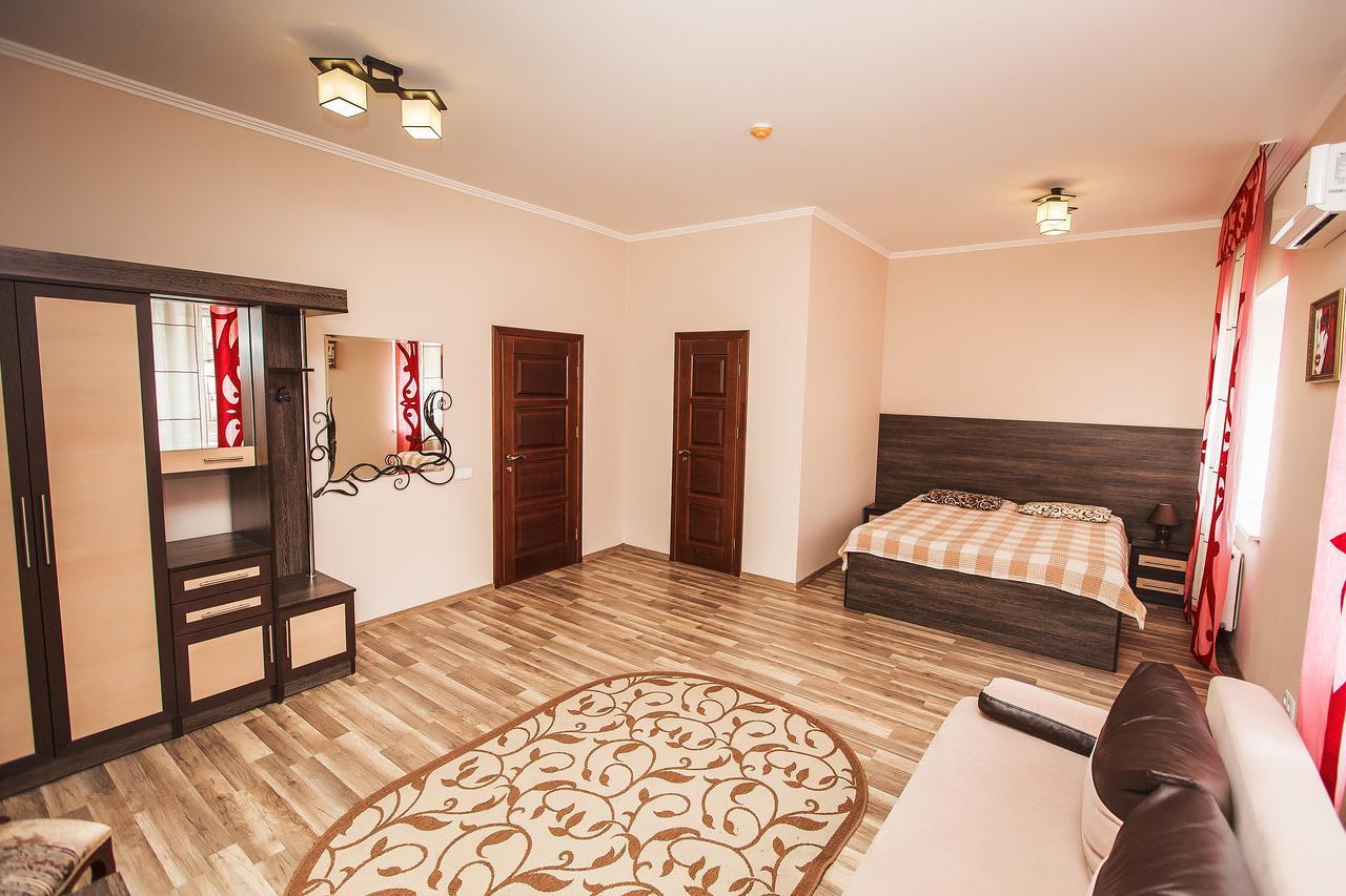 Slavyanskaya Hata Hotel Baranavichy Esterno foto
