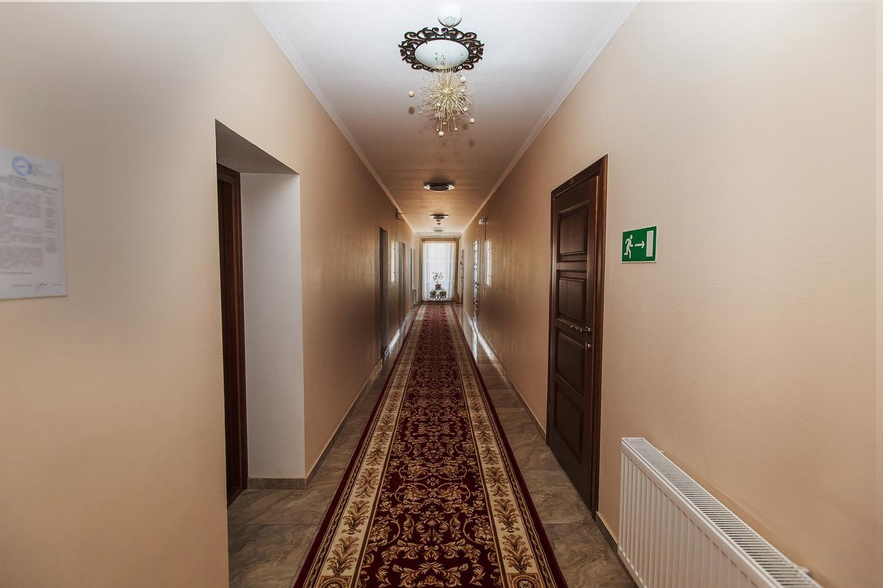 Slavyanskaya Hata Hotel Baranavichy Esterno foto