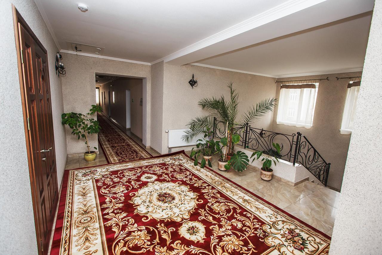 Slavyanskaya Hata Hotel Baranavichy Esterno foto