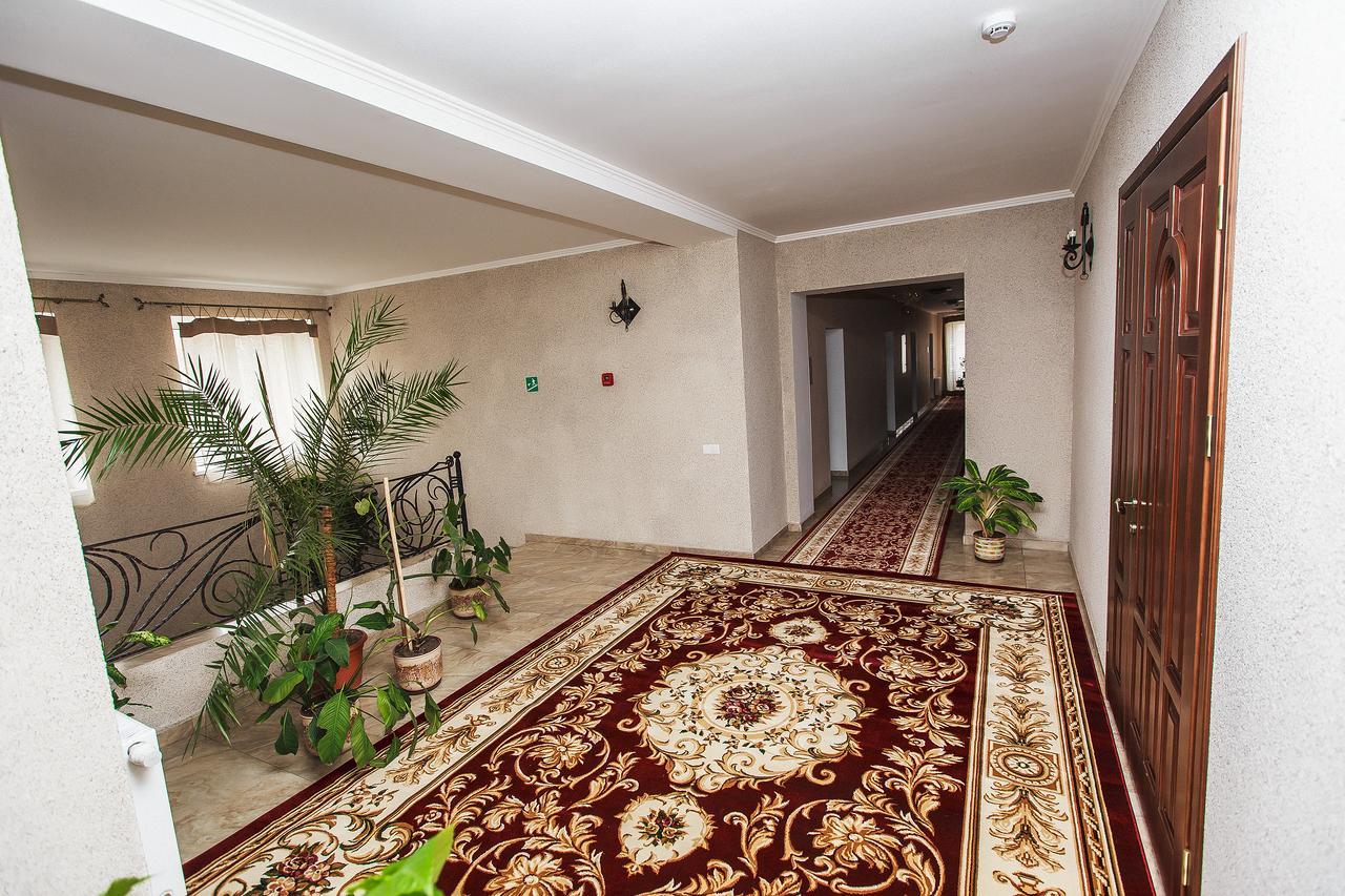 Slavyanskaya Hata Hotel Baranavichy Esterno foto